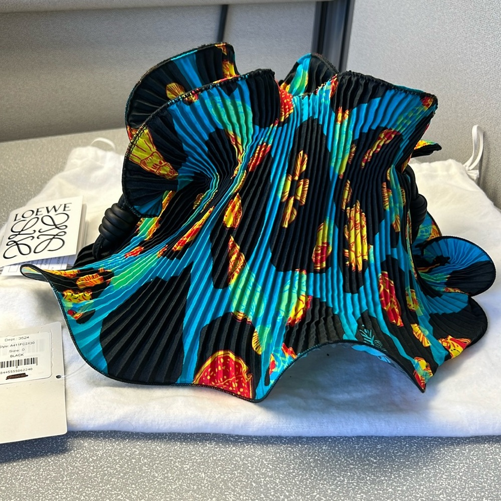 NWT Loewe Paula’s Ibiza shell flamenco